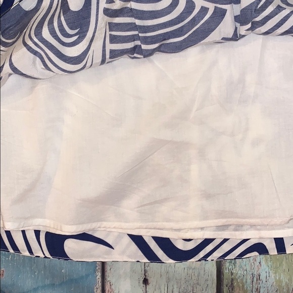 Cabi Swirl Graphic Lombard Skirt - Picture 4 of 5